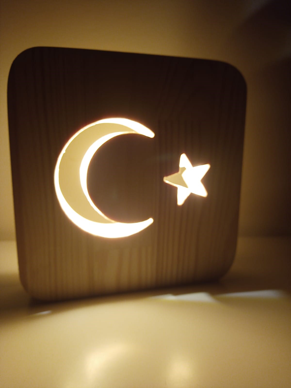 Ahşap Türk Bayrağı Ay Yıldız Led Masa Üstü Gece Lambası
